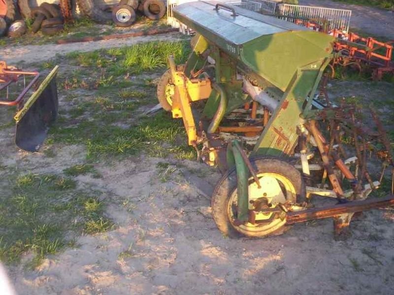 Amazone D4