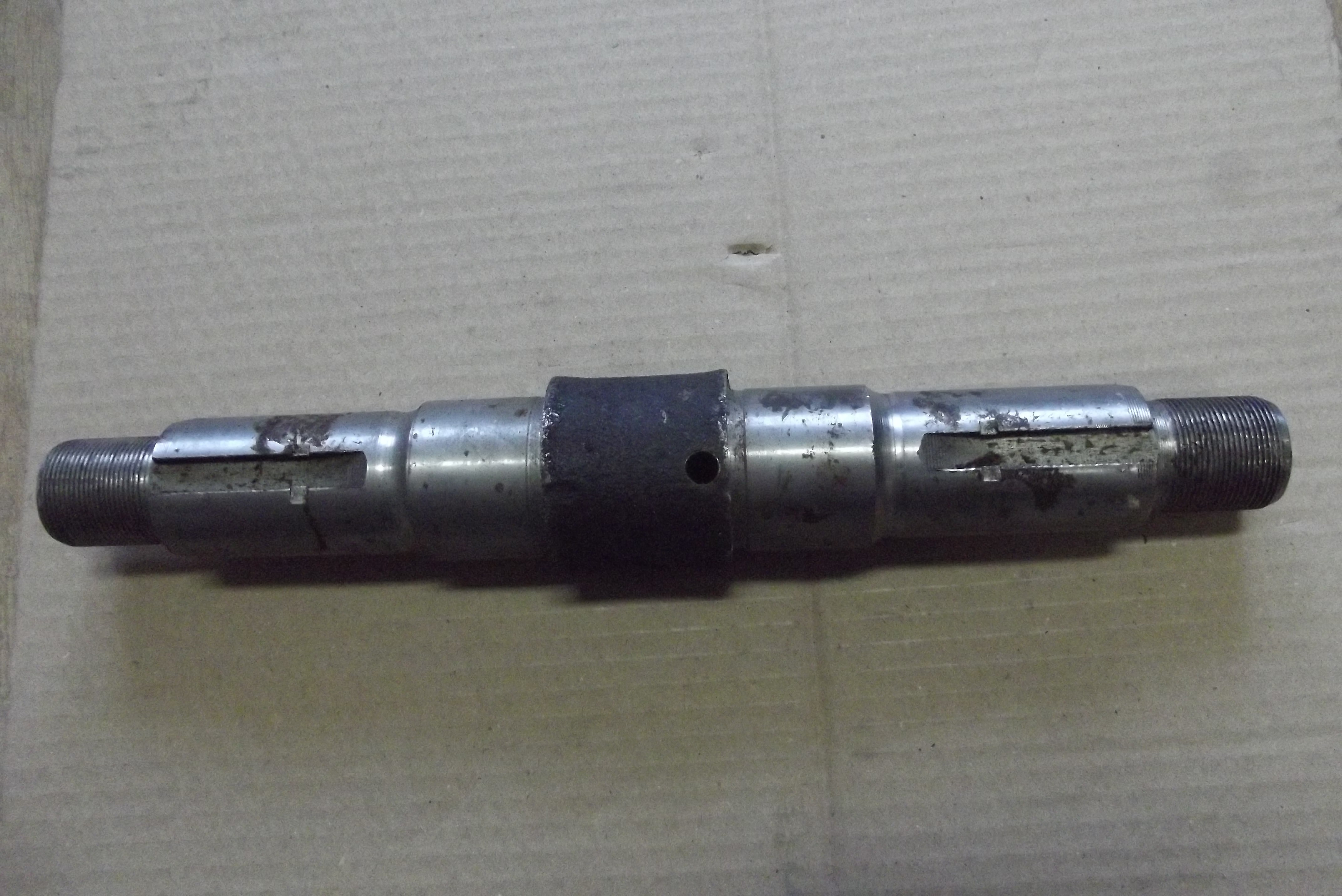 Oś wózka DT 75 ORYGINAŁ — zdjęcie 1