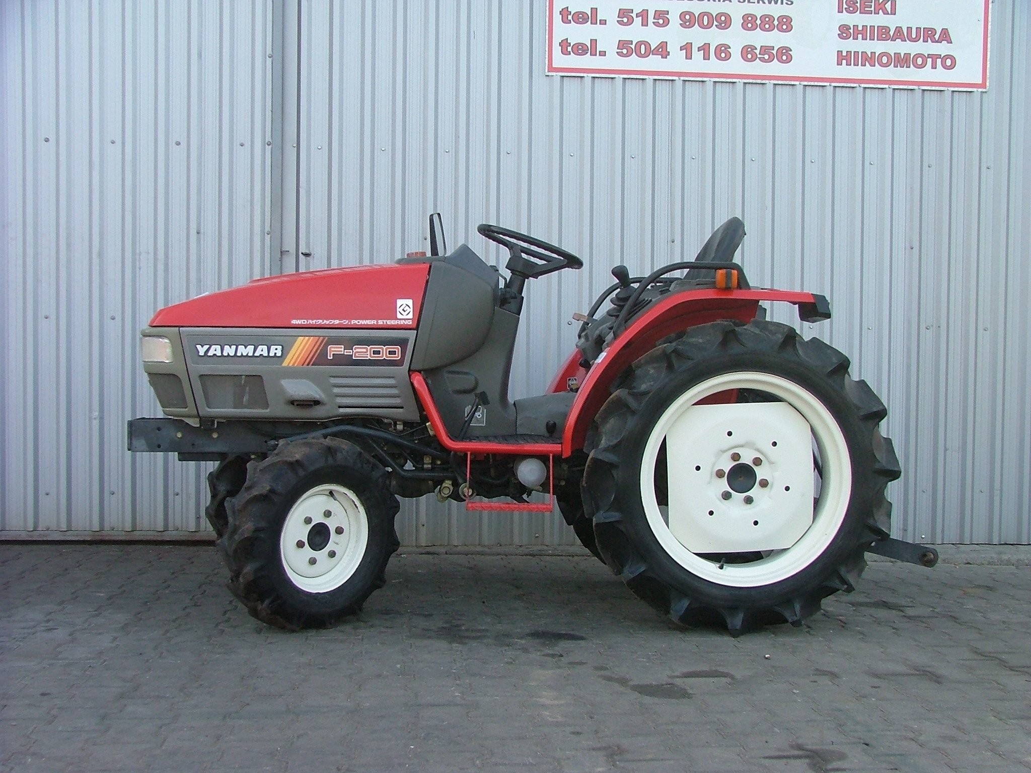 Mini traktorek Yanmar F200, 20KM, 4x4 — zdjęcie 2