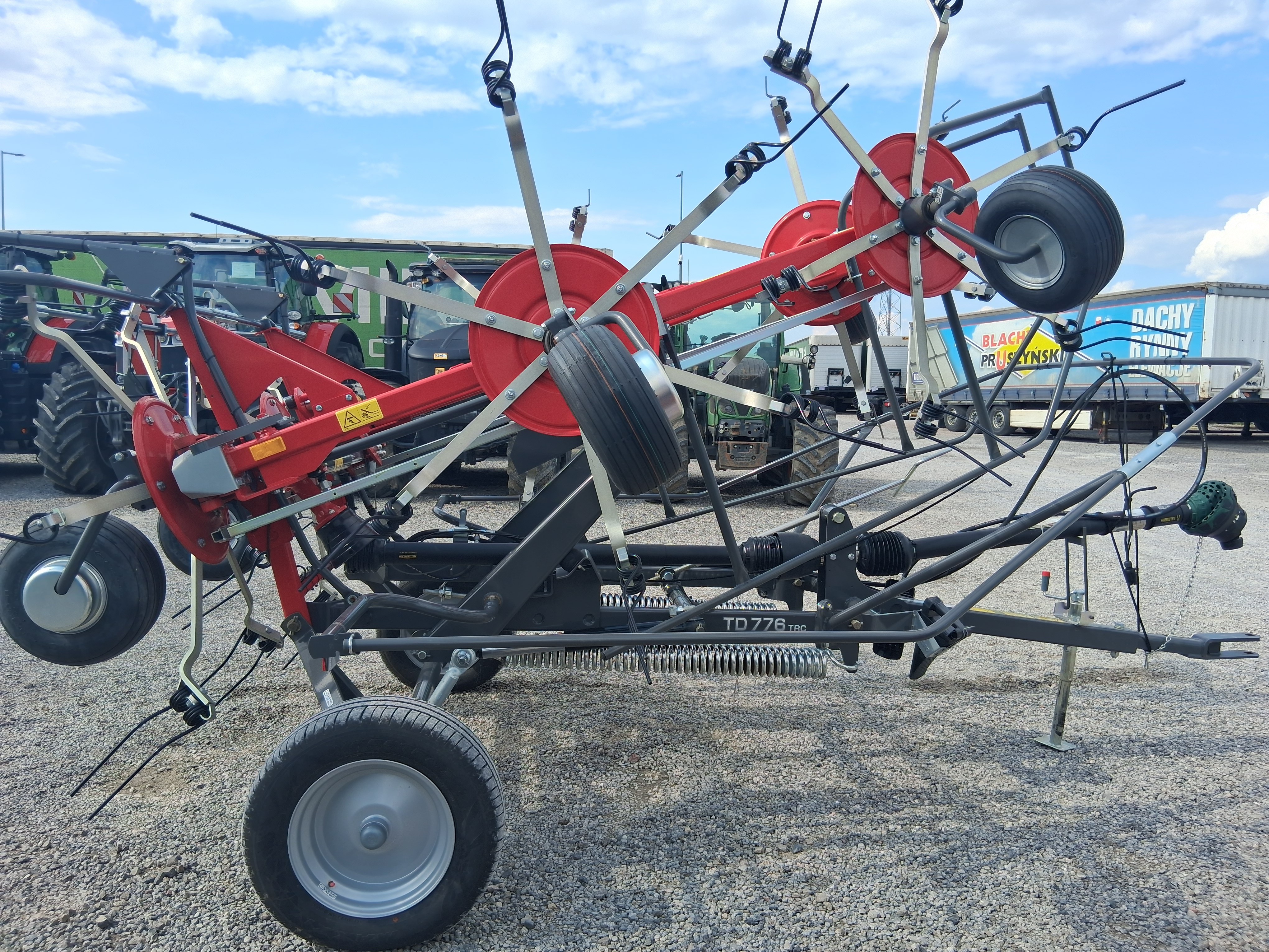 Przetrząsacz Massey Ferguson TD 779 TRC — zdjęcie 3