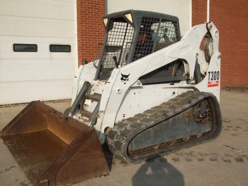 2005 Bobcat T300