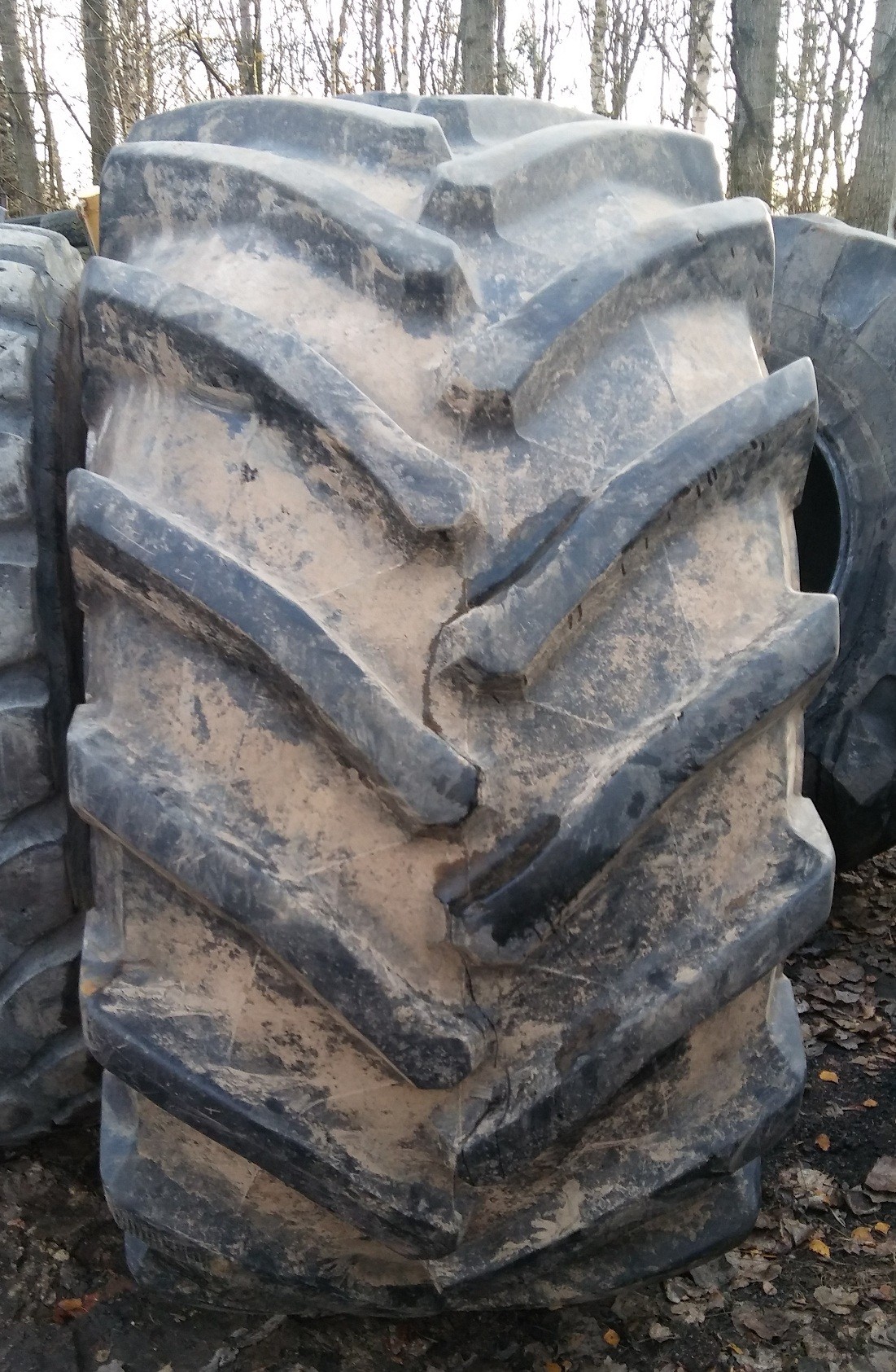 Para opon 900/60 R32, producent: Trelleborg, WYSOKI BIEŻNIK!!!