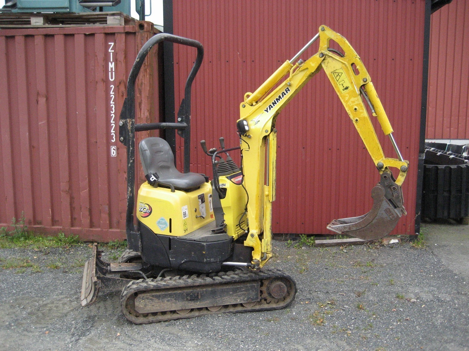 Minikoparka == Yanmar VIO IO 2A — zdjęcie 3