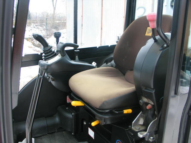JCB 8025 ZTS z 2011 roku — zdjęcie 6