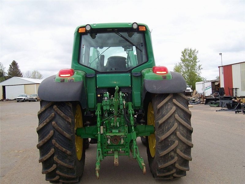John Deere 7320 Ciągniki Front Loader — zdjęcie 2