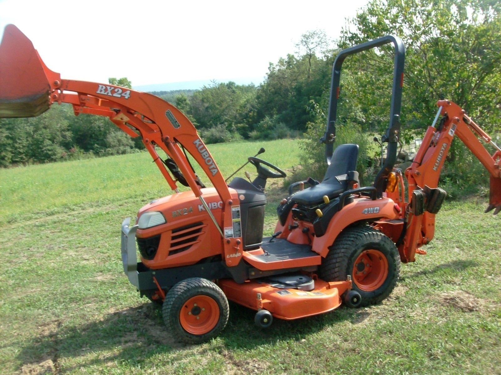 Kubota-BX24 z ładowaczem — zdjęcie 1