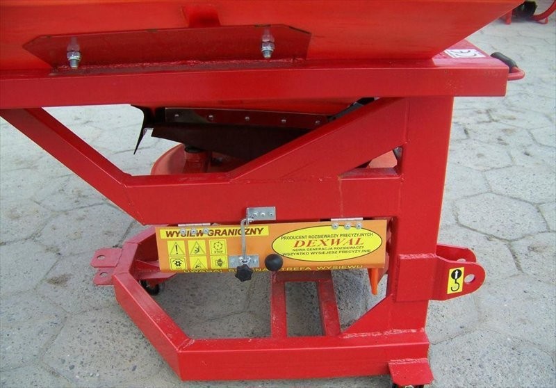 Piaskarka Komunalno Drogowa Zawieszana 850 L / 1200 KG — zdjęcie 2