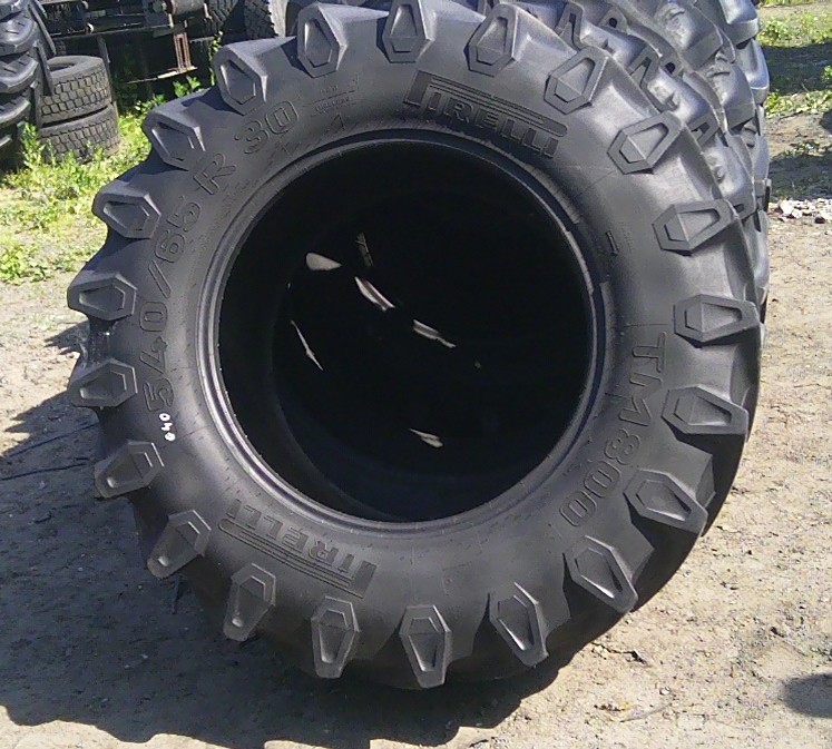 (G40) Opona 540/65 R30 Pirelli TM800 — zdjęcie 2