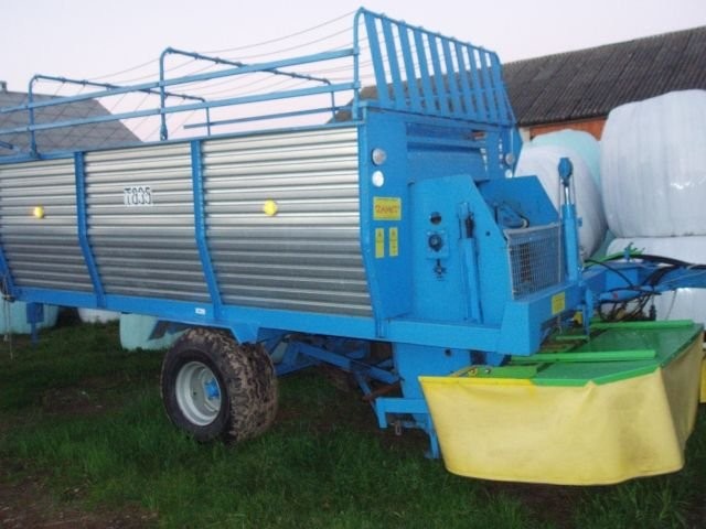 Ścinacz zielonek T-635 (przyczepa zbierająca z kosiarką) — zdjęcie 1