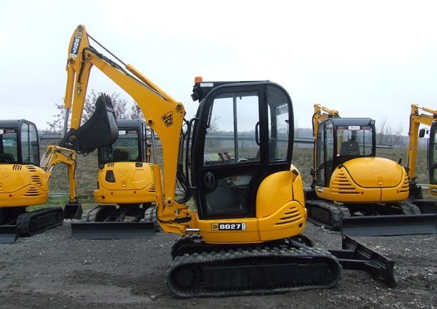 Minikoparka gąsienicowa JCB 8027 ZTS z roku 2005,.
