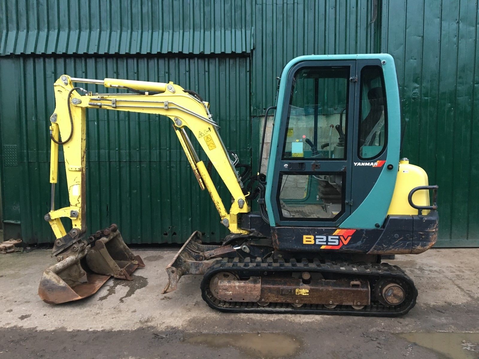 Minikoparka Yanmar B-IIVA - stan idealny — zdjęcie 1