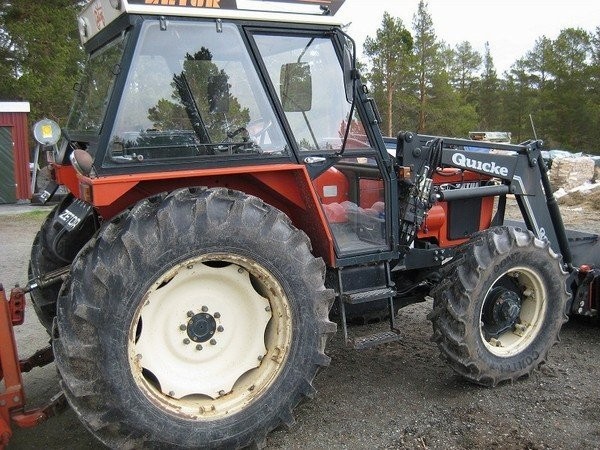 Ciągnik Zetor 6341F + ŁADOWACZA — zdjęcie 2