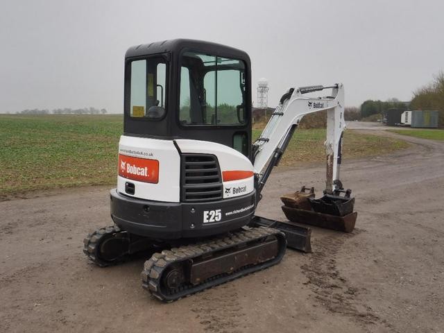 Koparka Bobcat Ec2c5 — zdjęcie 3
