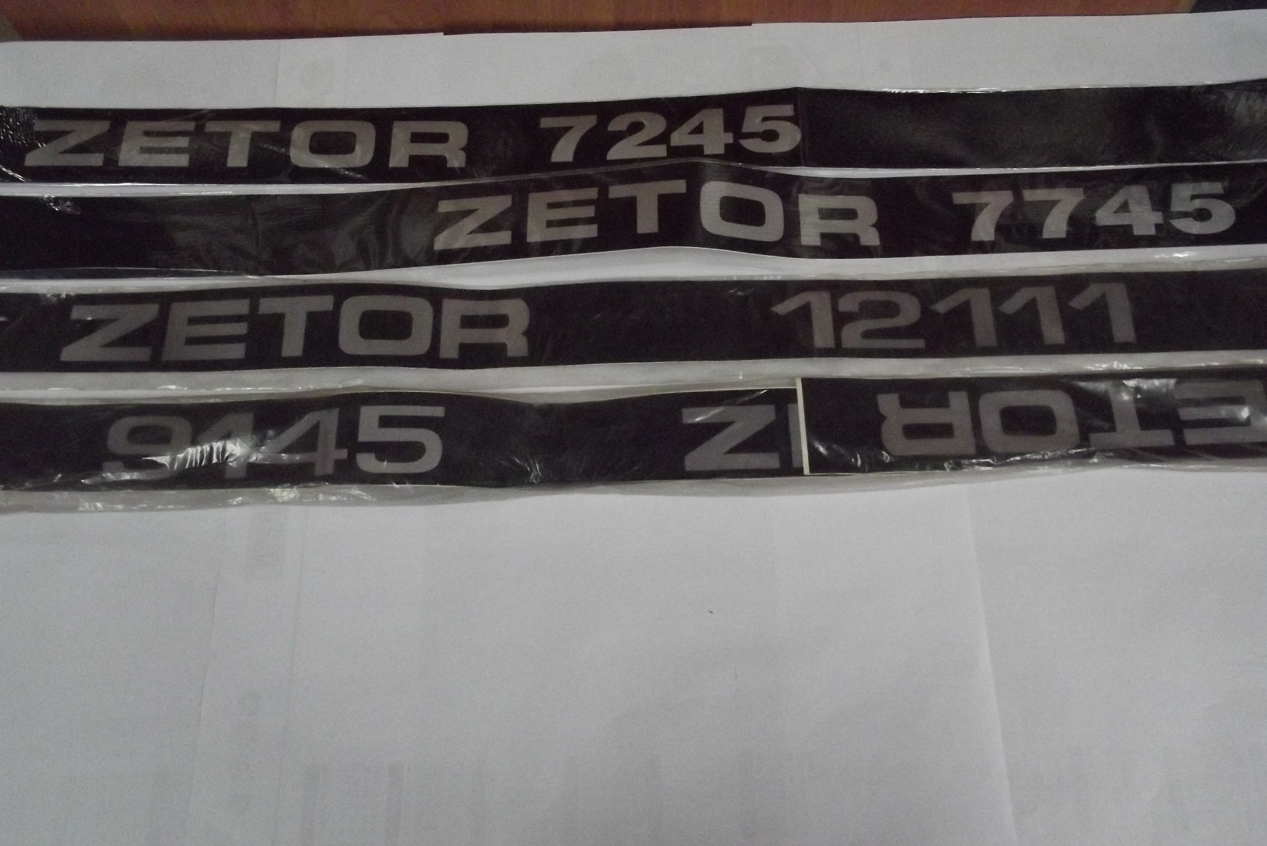 Naklejki emblematy maski ZETOR 9145 1211, 7245, 7745     — zdjęcie 1