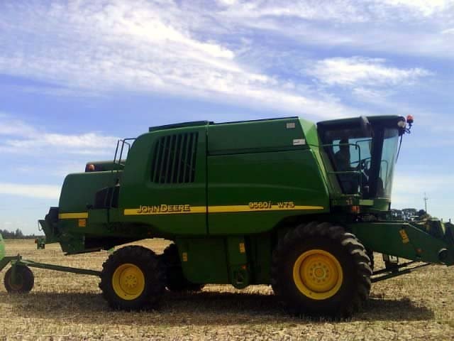 SPRZEDAM KOMBAJN ZBOŻOWY JOHN DEERE WTS9560i — zdjęcie 2