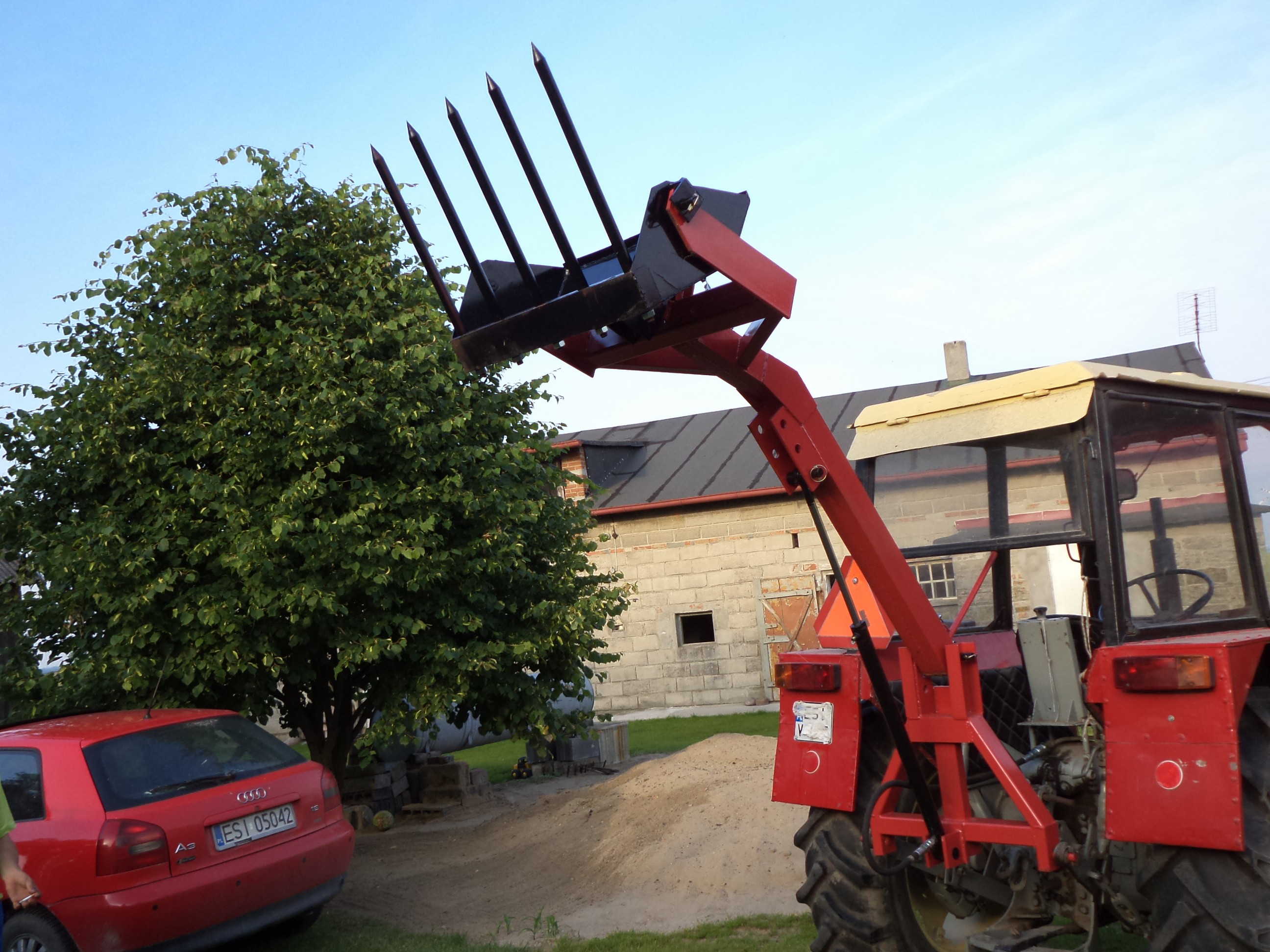 Ładowacz do obornka, ładowacz bel, balotów — zdjęcie 3
