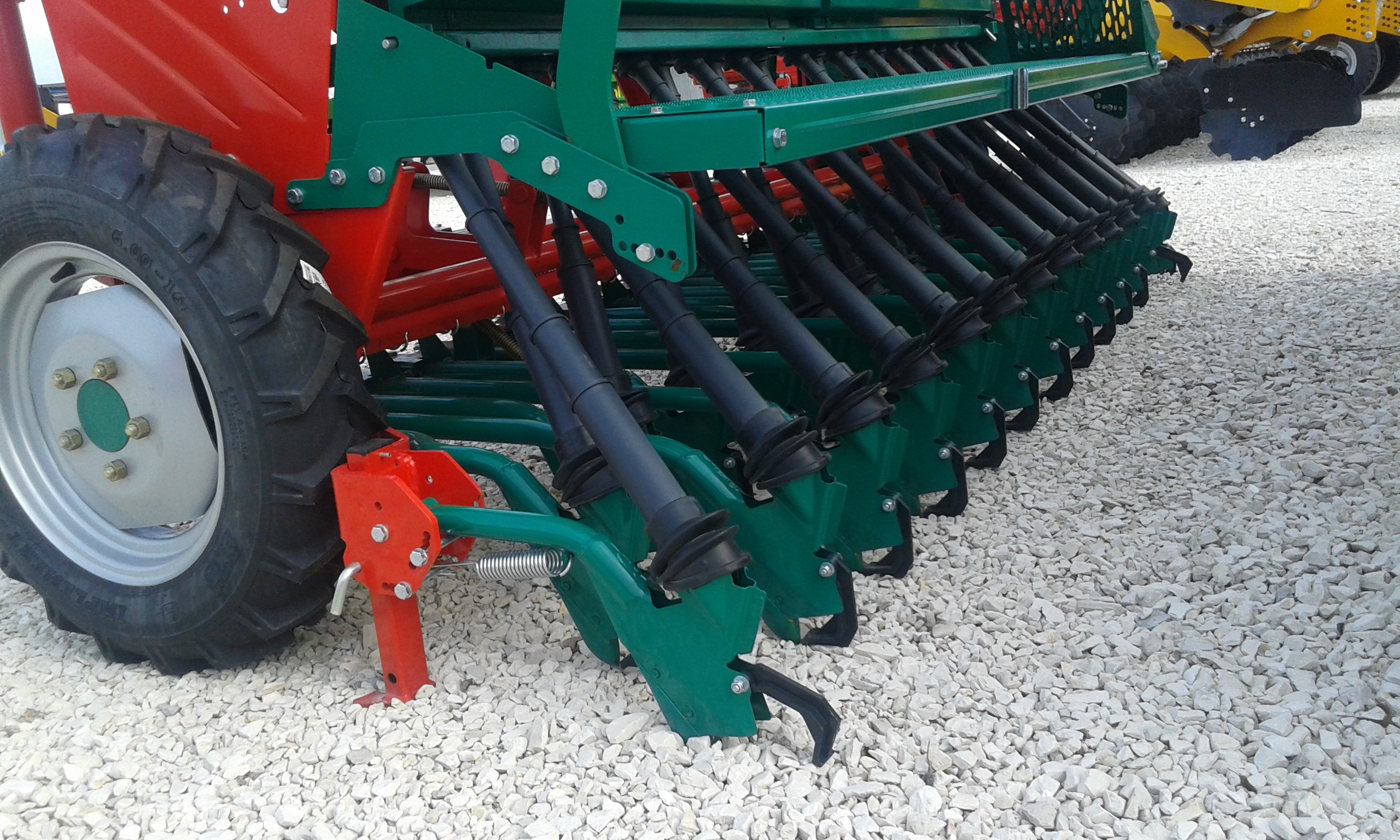 Siewnik zbożowy rzędowy SR300 Agro-Masz  — zdjęcie 3