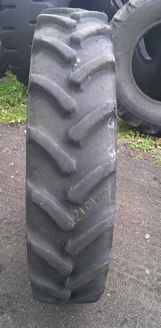 (G294) Opona 270/80 R32 Continental — zdjęcie 1