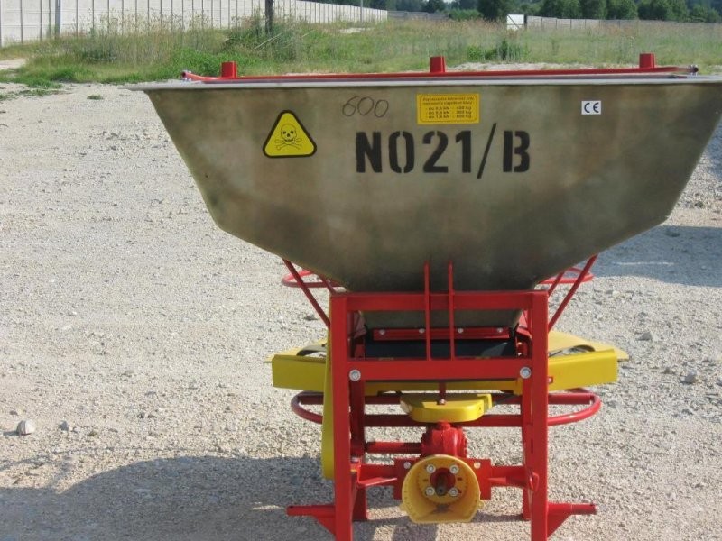 NOWY Rozsiewacz Nawozów Motyl o zasięgu 8m taśmowy — zdjęcie 2