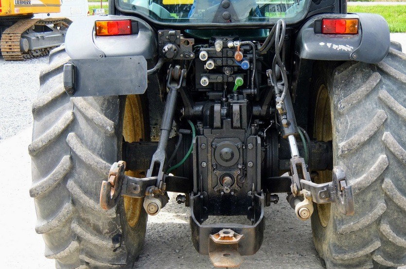 Ciągnik kołowy NEW HOLLAND T 4040F, 2008r, 88 000 zł + VAT, z Francji — zdjęcie 5