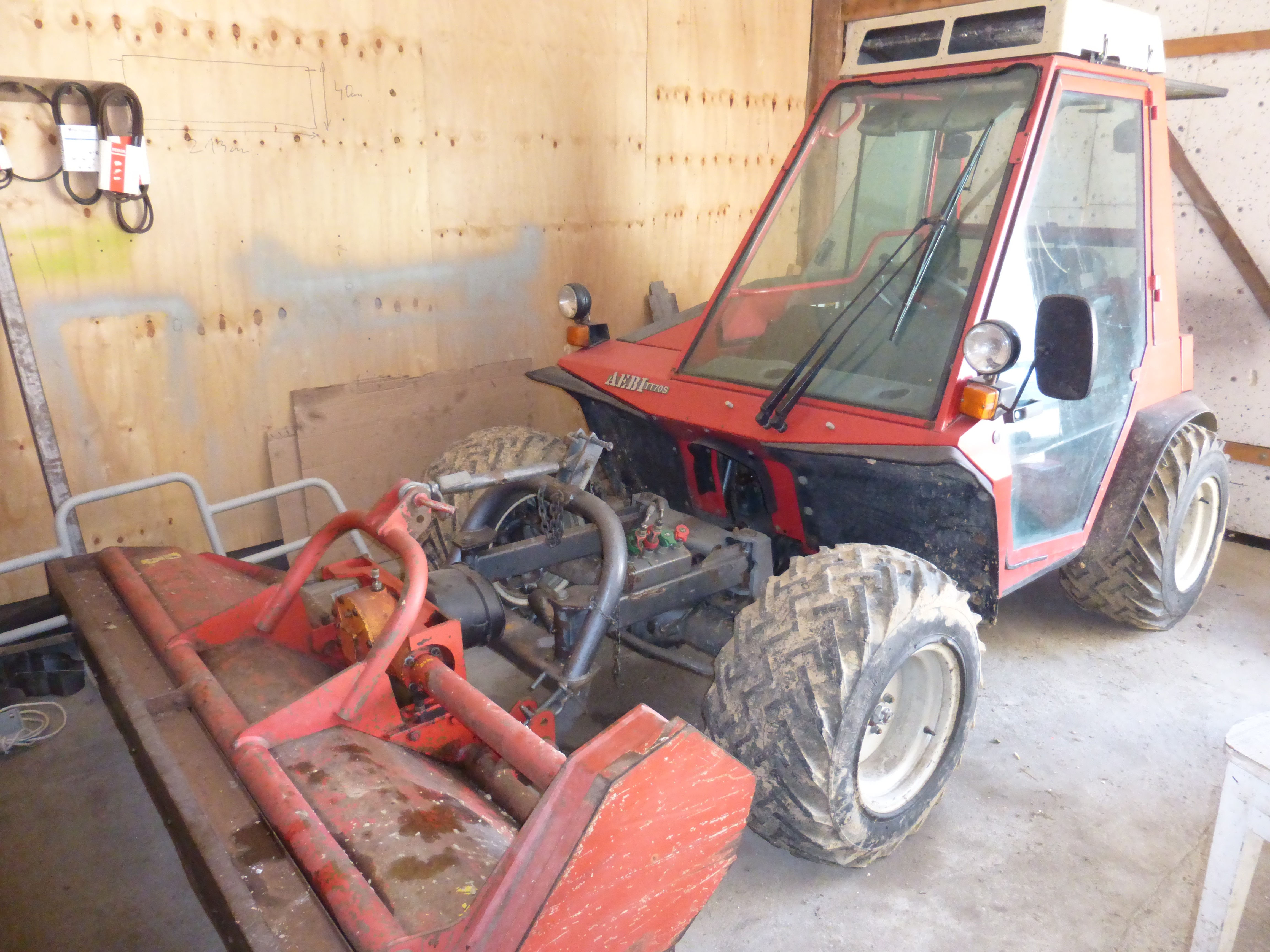 AEBI TT70S Specjalistyczny ciągnik górski + kosiarka AEBI Grass Rake — zdjęcie 4