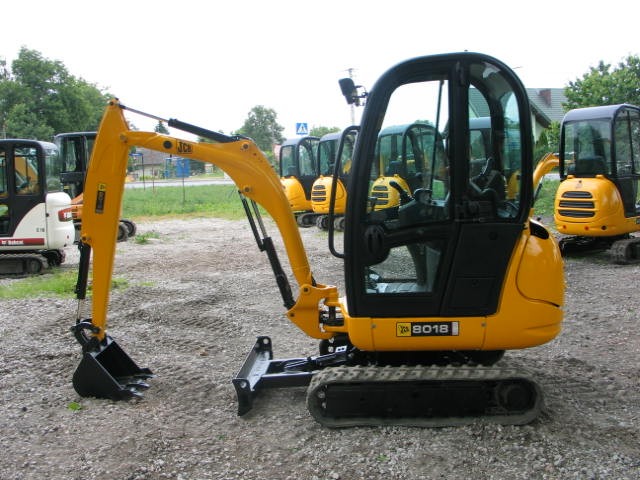 Sprzedam koparki JCB 8018, rok: 2007-2011 — zdjęcie 1