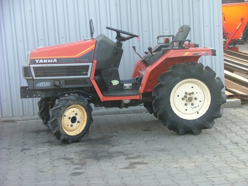 Mini traktorek Yanmar F145, 14,5KM, 4x4 — zdjęcie 2