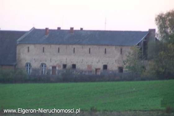 ZABUDOWANA NIERUCHOMOŚĆ GRUNTOWA - RÓWNO GM. BARLI