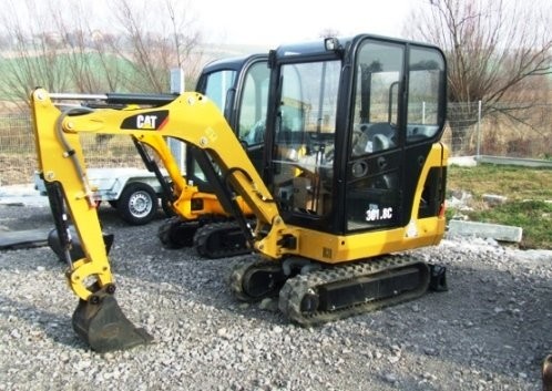 JCB 3018 rok 2011 DENISON