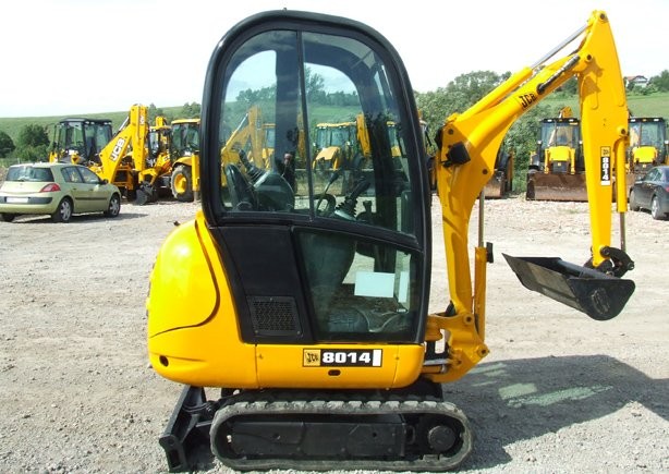 Minikoparka JCB 8014 . rok 2007/ — zdjęcie 1