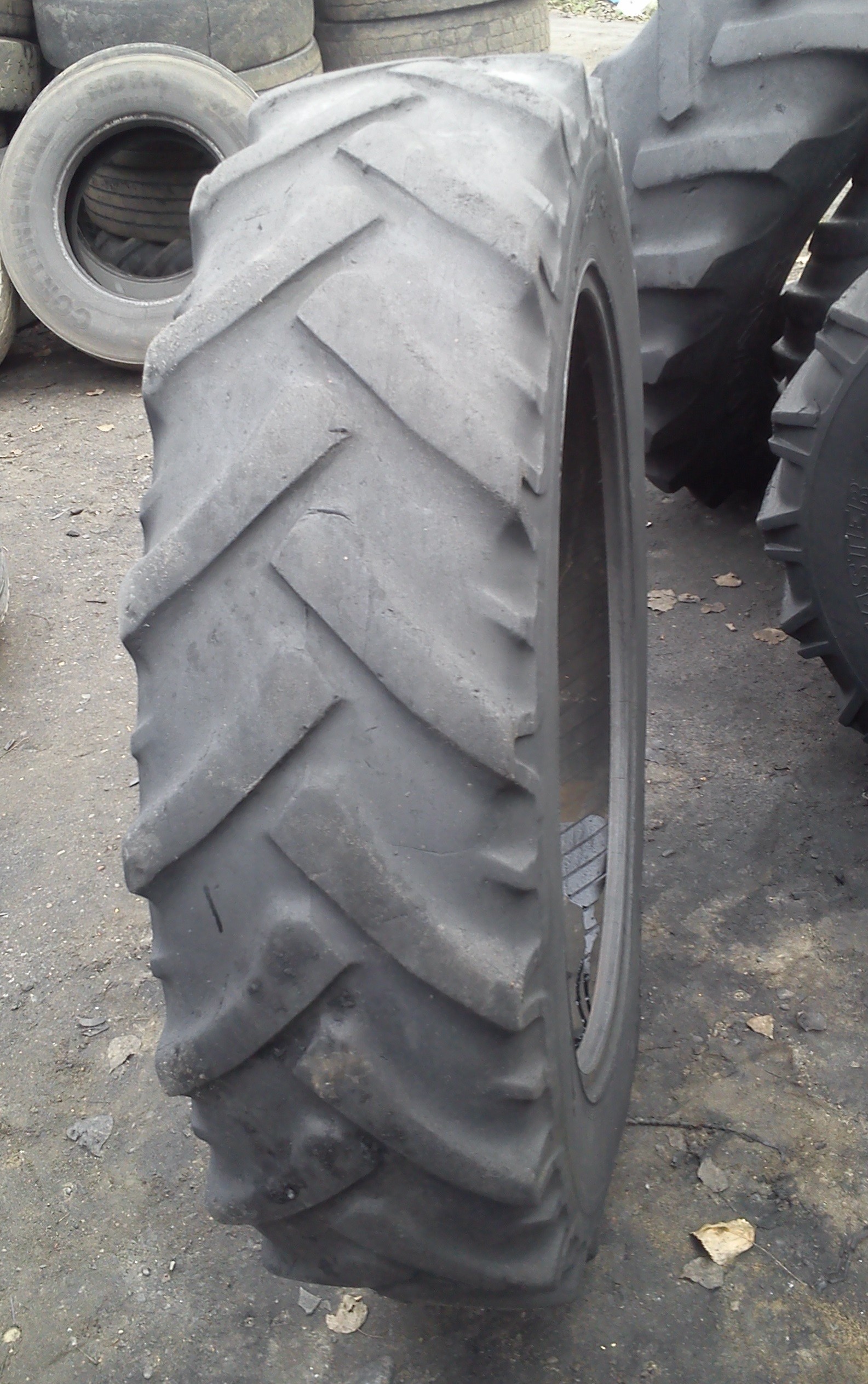 (G922) Opona 12.4 R32 Stomil AN-21  — zdjęcie 2