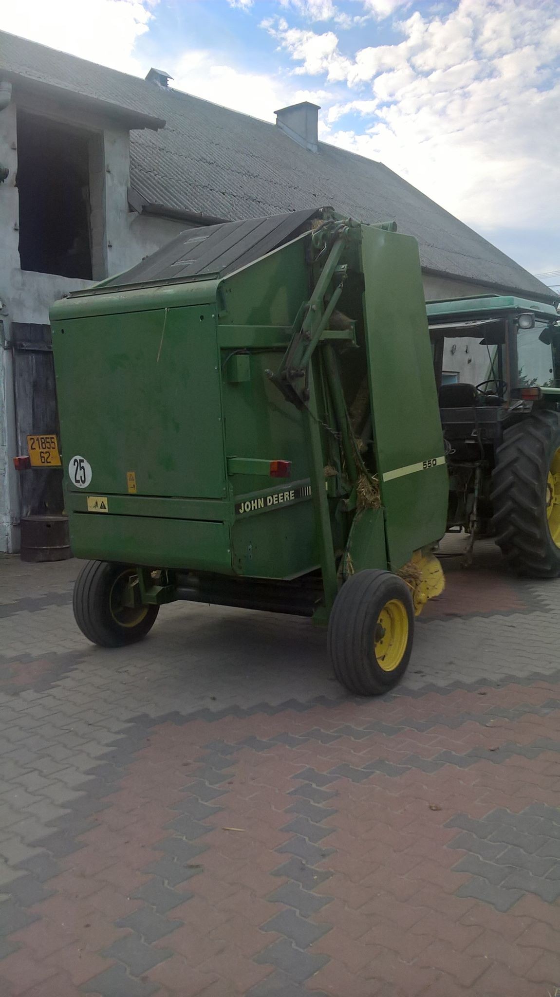 Prasa John Deere 550 — zdjęcie 3