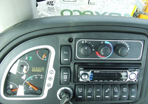 JCB 4CX Sitemaster ECO z roku 2011- nowy — zdjęcie 5