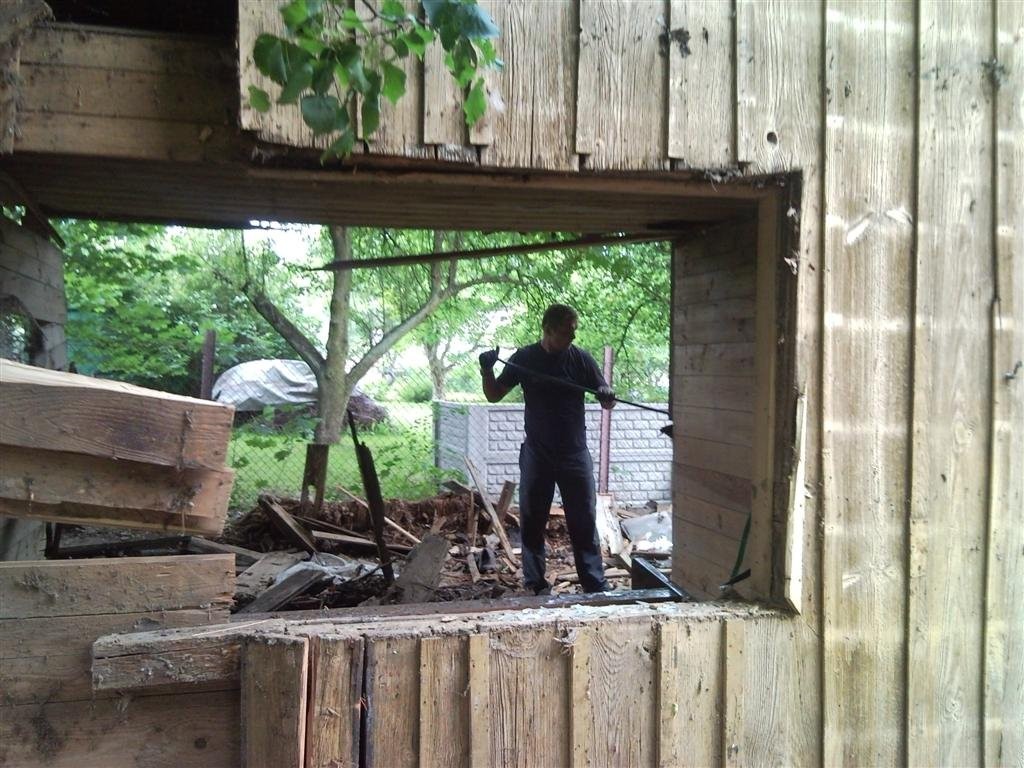 Rozbiórki garaży stodoły budynki porządkowanie FV — zdjęcie 1