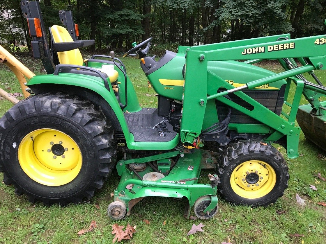 Ciągnik rolniczy John Deere 43IO +akcesoria — zdjęcie 3