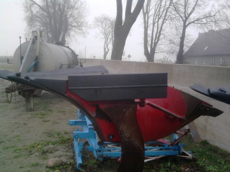 sprzedam pług 3 obracalny — zdjęcie 2