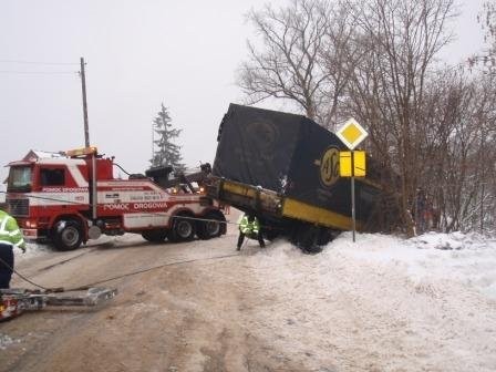 Holowanie Tir kraj,zagranica 600812813 Non Stop — zdjęcie 4