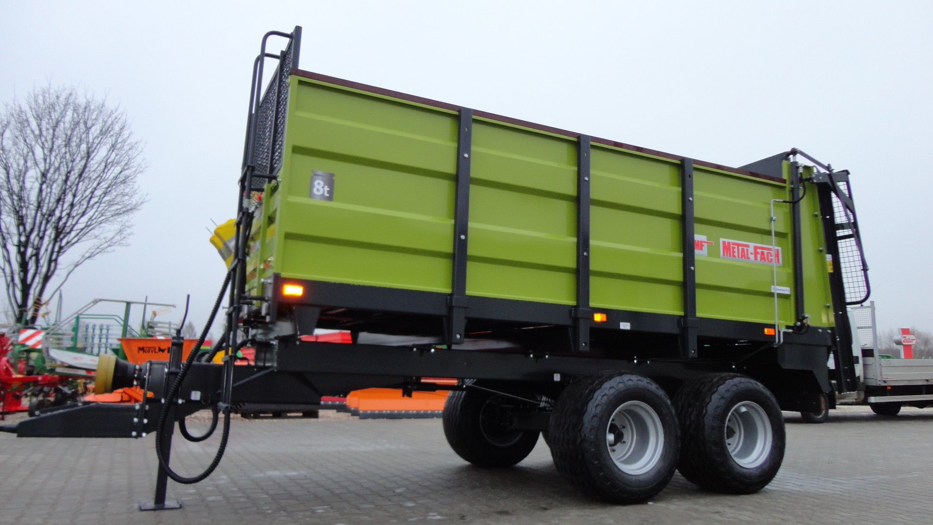 Rozrzutnik Obornika Metal-Fach N267/1 oraz N267 6 i 8 ton — zdjęcie 1