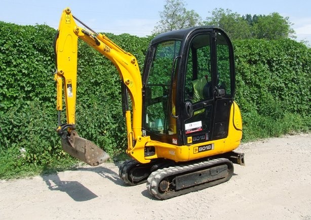 JCB 8018- www.denison.com.pl — zdjęcie 3