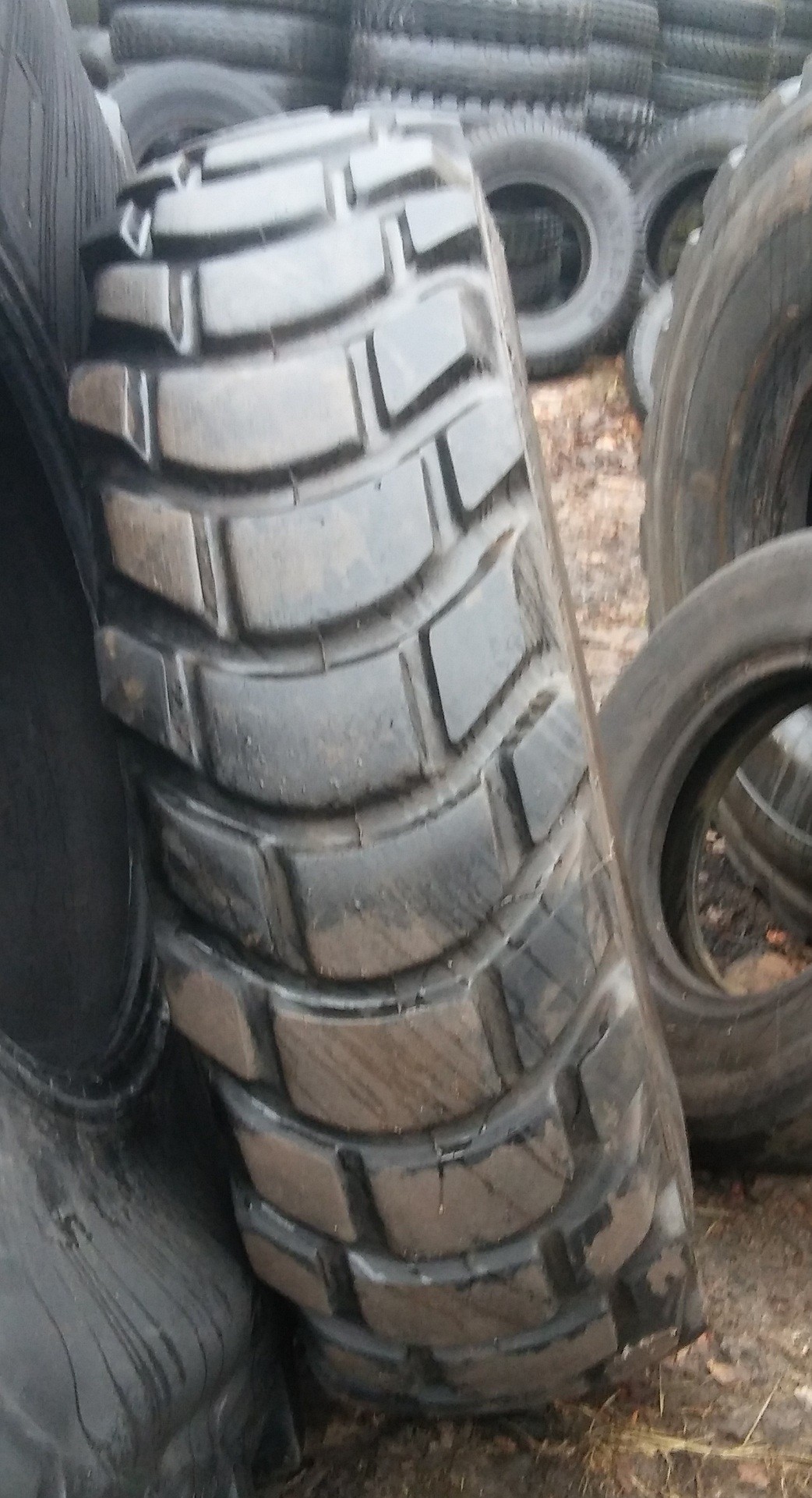 (G1235) Opona 16.00-24/25, 445/95 R24/25  — zdjęcie 1