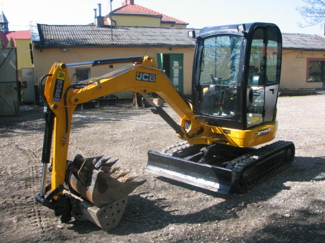 JCB 8025zts z 2010 roku - dwie sztuki do wyboru — zdjęcie 3