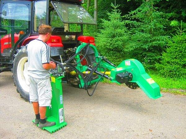 KARCZOWNIK F-54 PRO, frezarka do pni napęd z WOM ciągnika 30-50 KM.  — zdjęcie 6