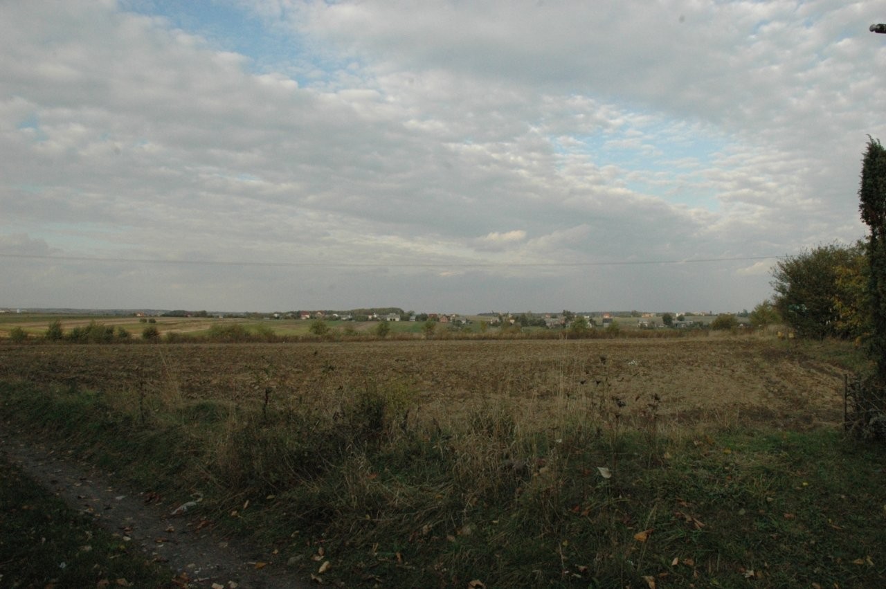 Działka inwestycyjno - budowlana Sąspów 67a — zdjęcie 1