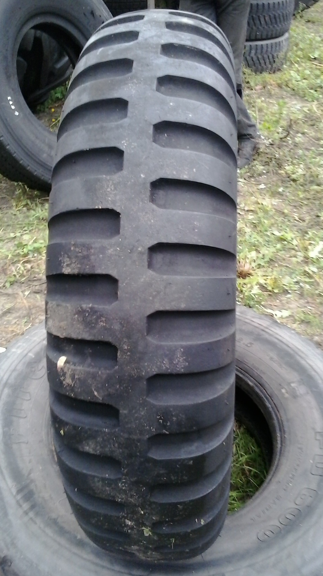 (G572) Opona 11.00 R20  Goodyear  — zdjęcie 1