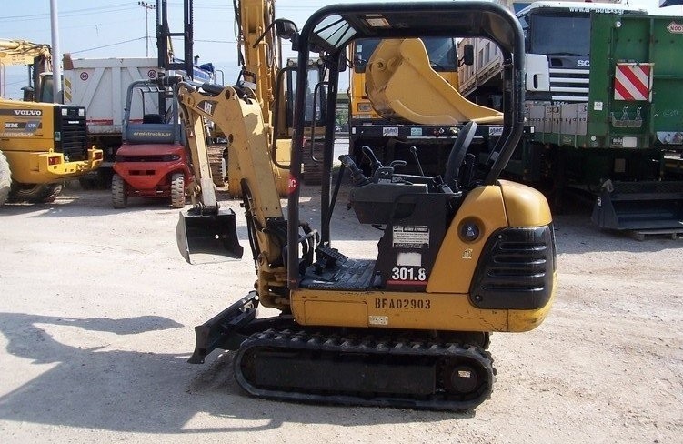 Caterpillar 301.8C Minikoparka — zdjęcie 5