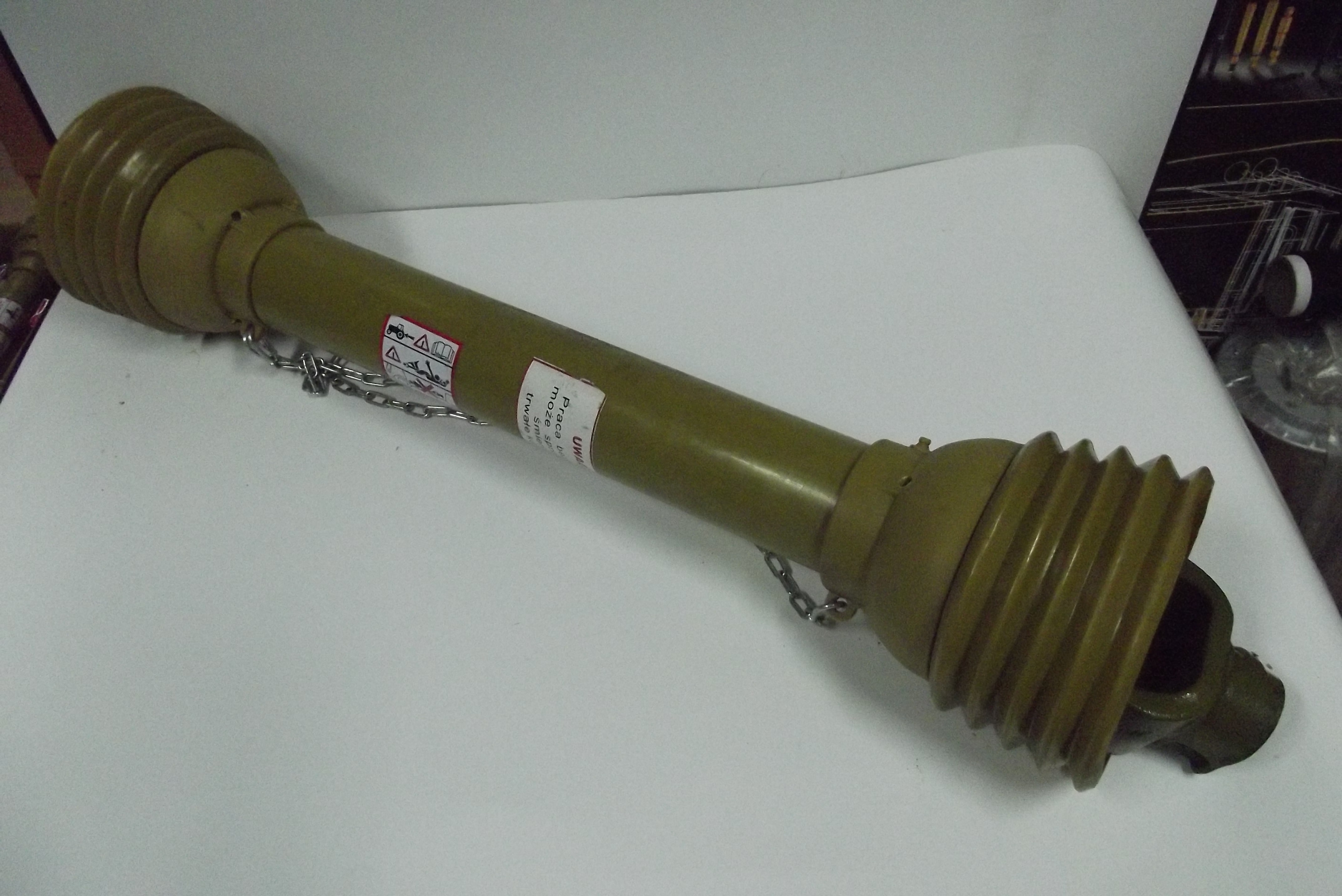 Wał odbioru mocy WOM Trójkątny L 710 mm, 1000Nm, 6 wpustów — zdjęcie 2