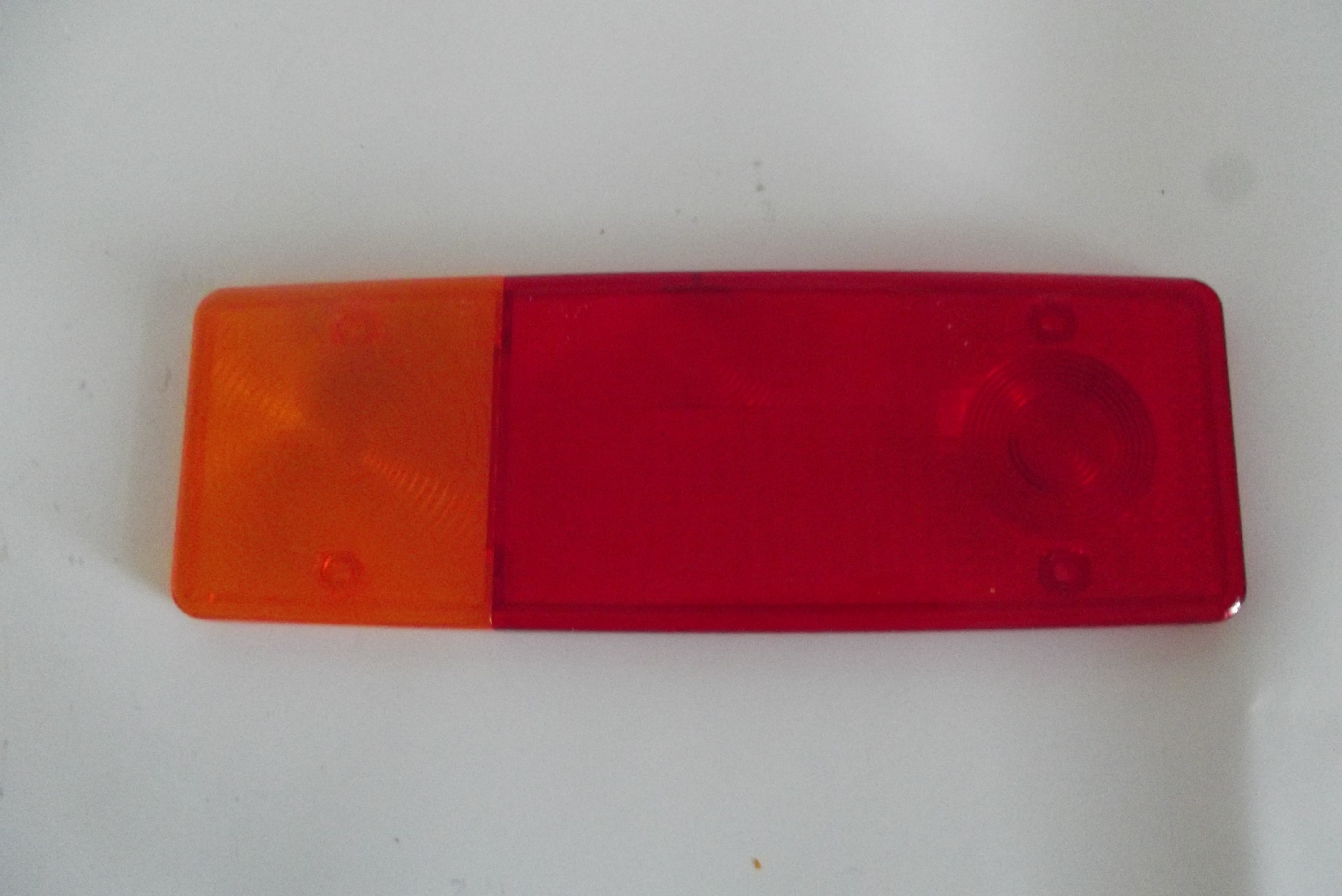 Klosz lampy tylnej lewy/prawy URSUS C 360/360-3P, Przyczepy D47,D50,HL — zdjęcie 1