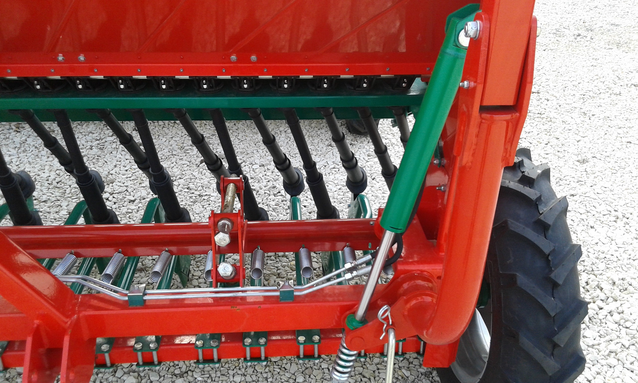 Siewnik zbożowy rzędowy SR300 Agro-Masz  — zdjęcie 8
