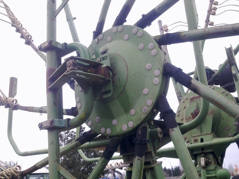 Sprzedam zgrabiarke Krone — zdjęcie 3