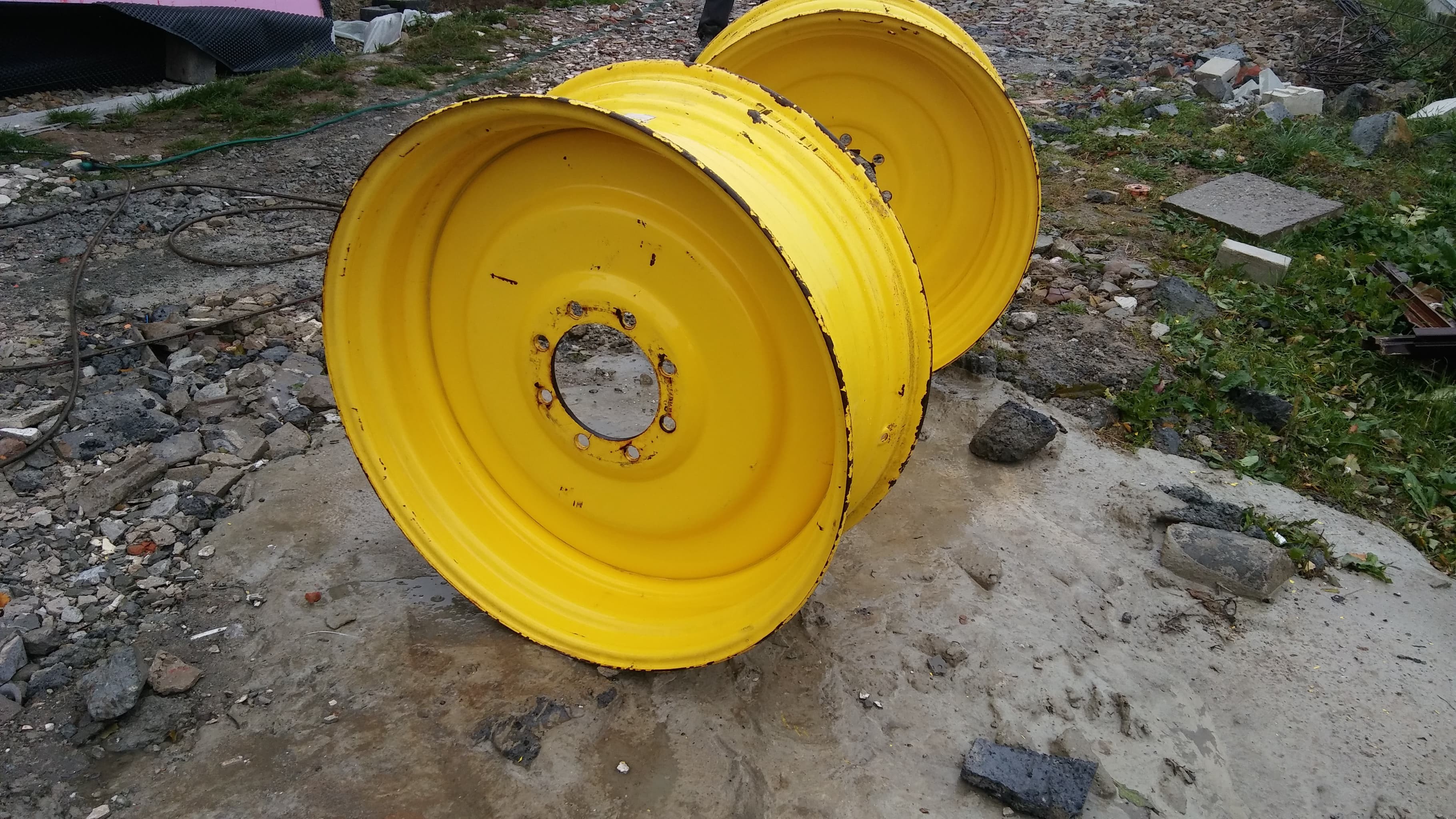 Felga rolnicza John Deere 15x38 stan Bardzo Dobry — zdjęcie 3